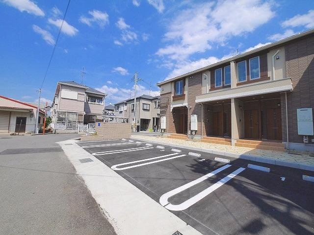 イターナルパレスⅡの駐車場|車をお持ちの方に嬉しい駐車場付きの物件です