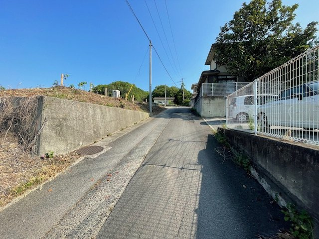 三木町池戸　土地の前面道路含む現地写真