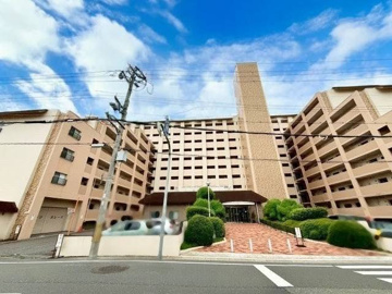 地下分譲駐車場付き◇雨の日も濡れずに行き来ができ、手荷物がある場合も便利です