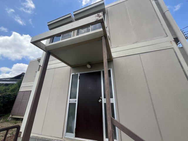 檜尾貸家のエントランス