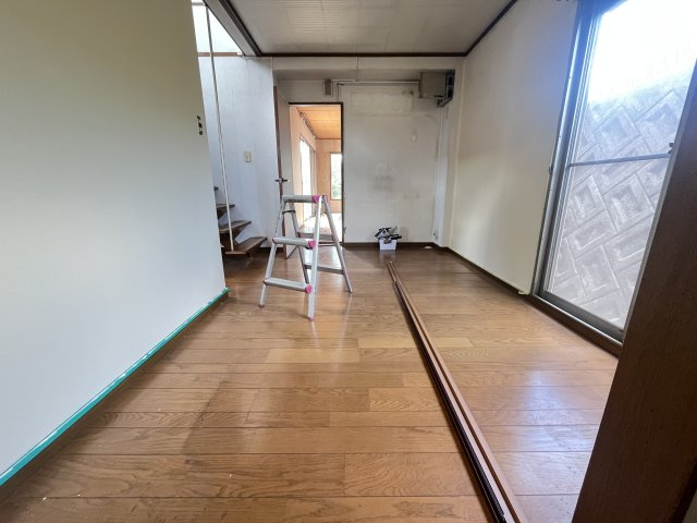 檜尾貸家の居間・リビング