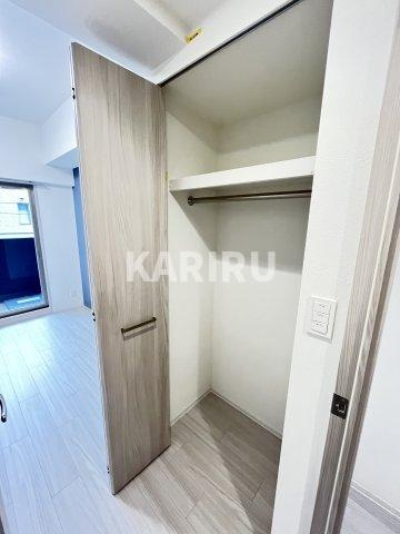 プレサンス野江内代ペルティエ の収納|同物件別部屋の写真です。カラーが違います