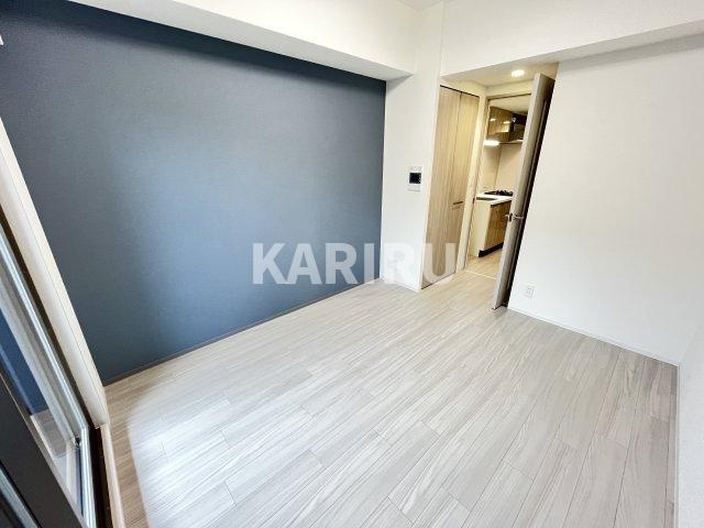 プレサンス野江内代ペルティエ の洋室|同物件別部屋の写真です。カラーが違います