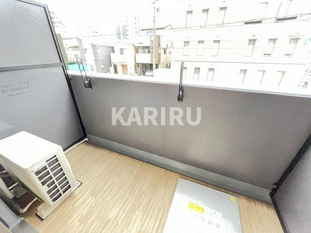 プレサンス野江内代ペルティエ のバルコニー|同物件別部屋の写真です。カラーが違います