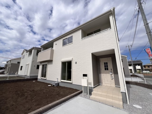 新築　富岡市下高瀬　Livele Garden.S 　9号棟の外観|　完成しました！物件のご内覧等、お気軽にお問合せください♪　							
