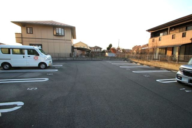 ハッピースマイルハウス の駐車場