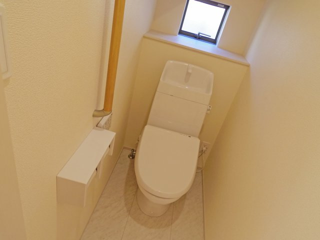 【トイレ】 | 沼津中沢田Ⅰ 新築建売分譲住宅 建物＋土地 TW05759 | 沼津市中沢田A号棟　1Fトイレ ※令和7年11月20日撮影写真