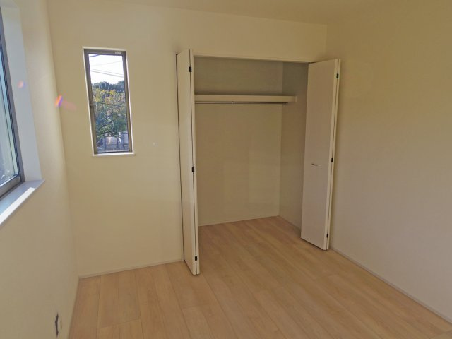 【洋室】 | 沼津中沢田Ⅰ 新築建売分譲住宅 建物＋土地 TW05759 | 沼津市中沢田A号棟　洋室6帖(中央) ※令和7年11月20日撮影写真