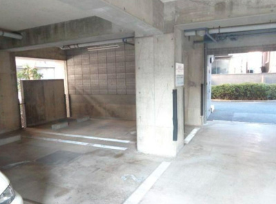 【駐車場】 | リヴィエルバーグ西大島 | 駐車場です