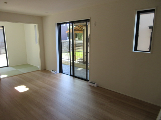 【仲介手数料無料】新築戸建　グラファーレ熊谷市柿沼960-8（全1棟）の居間・リビング