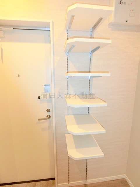 Chum　Haneda(チャムハネダの設備|玄関収納　シューズBOX