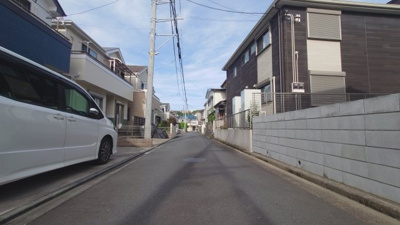 【前面道路含む現地写真】