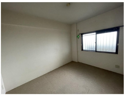 サーパス大東泉町の洋室