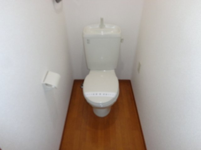 エピナール D棟のトイレ|温水洗浄暖房便座