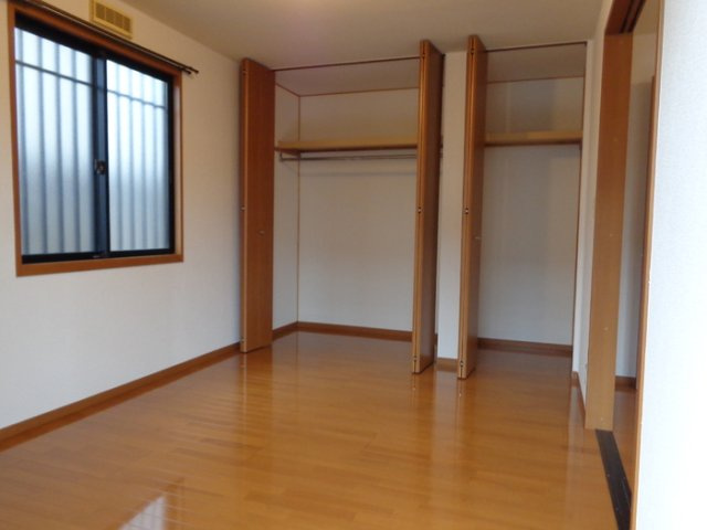 エピナール D棟の収納|南洋室物入