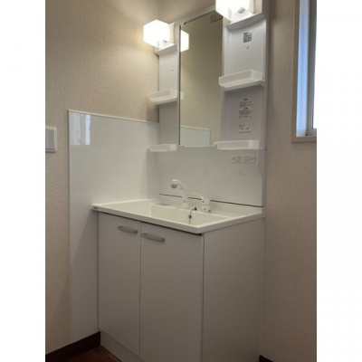 【洗面所】 | 奈加乃内ハイツ1 | ゆったりとスペースのある洗面所