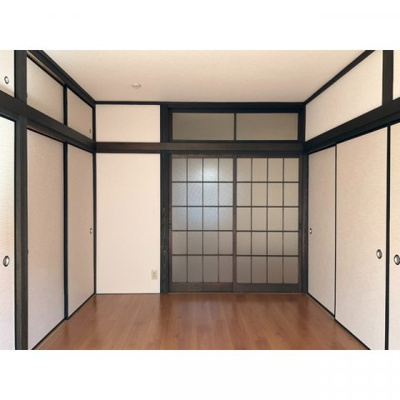 【居間・リビング】 | 奈加乃内ハイツ1 | こちらのリビングで趣味の時間をお楽しみください