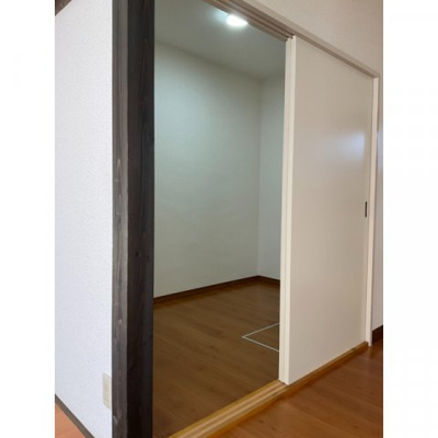 【内装】 | 奈加乃内ハイツ1 | 明るい色調の室内です