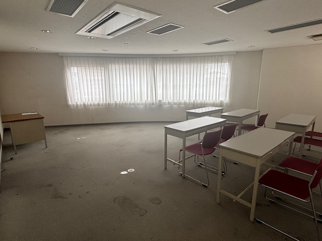 姫路ガスビルの内装|室内は広々しています。