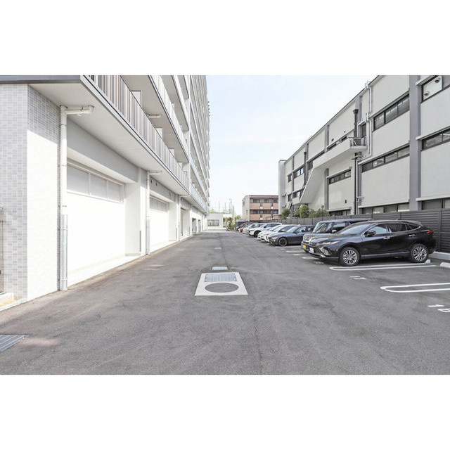 スプランディッドⅦの駐車場