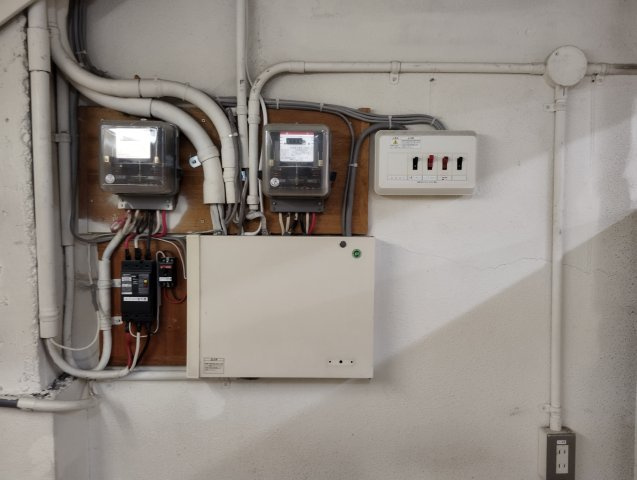 春貴ビル1階の設備|地階部分ブレーカー