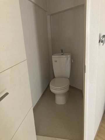 神戸市長田区丸山町１丁目の倉庫のトイレ