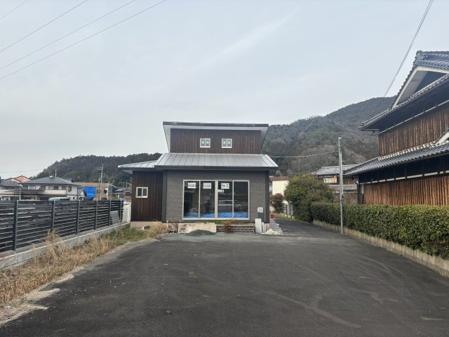 丹波市柏原町柏原　店舗住宅の外観