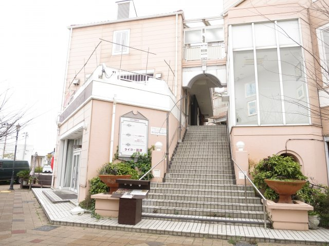 アストラ淡路ビルの外観