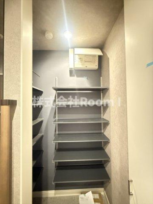 【玄関】 | 【ペット共生・ZEHマンション】Maison de Mine Nagai Parc Est.・旭化成ヘーベルメゾンHEBEL HAUS | シンプルで使いやすい玄関です