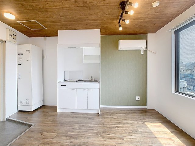 ほていビルの居間・リビング