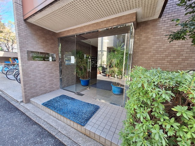 グラシオーズメゾンのエントランス|エントランス