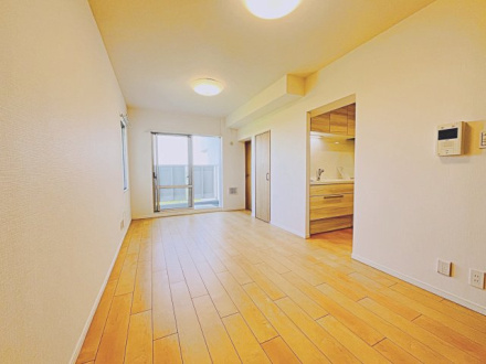 【居間・リビング】 | ◇◆本厚木リバーサイドマンション参番館◆◇ | 2面採光の明るいLDK