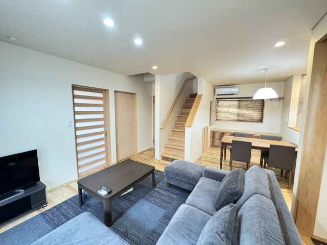 稲荷新田町中古の居間・リビング|■LDKはゆったり17.25帖