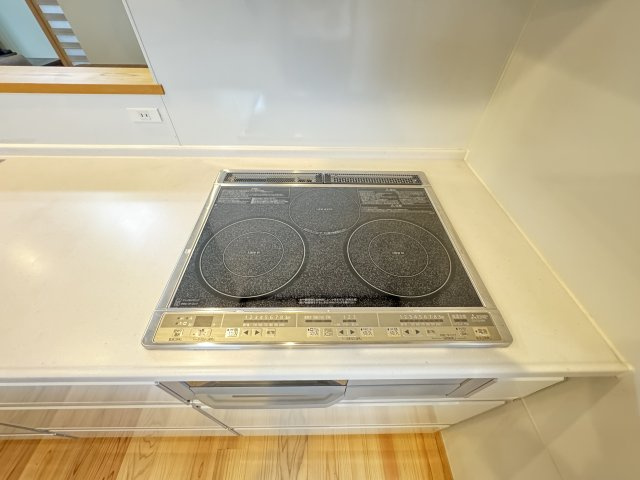 稲荷新田町中古のキッチン|■ＩＨクッキングヒーター