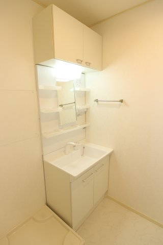 マドレカーサ　Ⅰ棟の洗面所|ゆったりとスペースのある洗面所