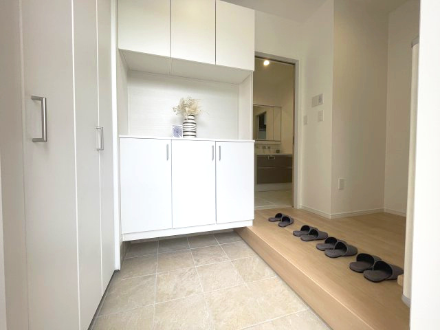 佐伯区皆賀１丁目　№35915の玄関|明るく広々とした
玄関です。