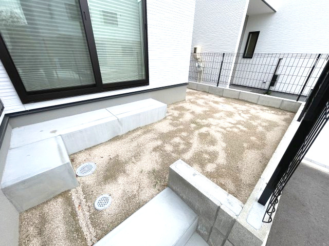 佐伯区皆賀１丁目　№35915の庭|ちょっとしたガーデニングも
楽しめます♪