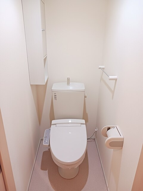 エクセレンス・Ⅱのトイレ|温水洗浄付きのトイレを設置◎