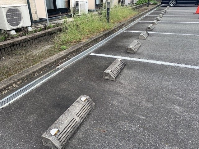 レオパレス新堂Ⅱの駐車場