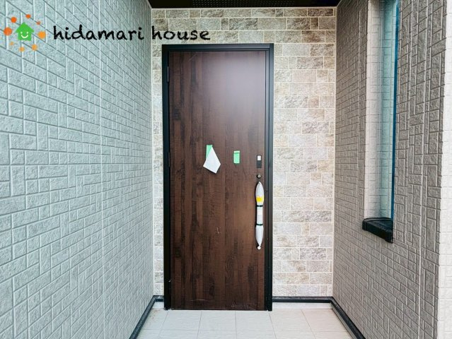 上尾市二ツ宮3期　新築戸建　ブルーミングガーデン02の玄関