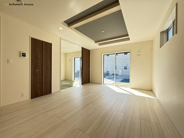 上尾市二ツ宮3期　新築戸建　ブルーミングガーデン03の居間・リビング