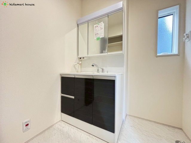上尾市二ツ宮3期　新築戸建　ブルーミングガーデン03の独立洗面台