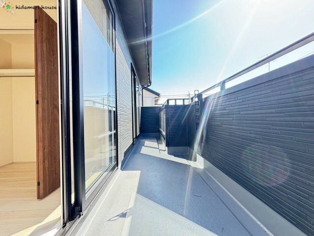 上尾市二ツ宮3期　新築戸建　ブルーミングガーデン03のバルコニー