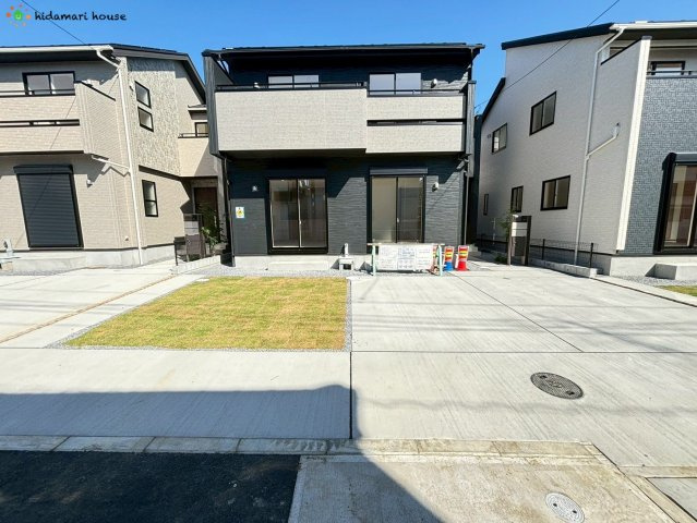 上尾市二ツ宮3期　新築戸建　ブルーミングガーデン03の駐車場