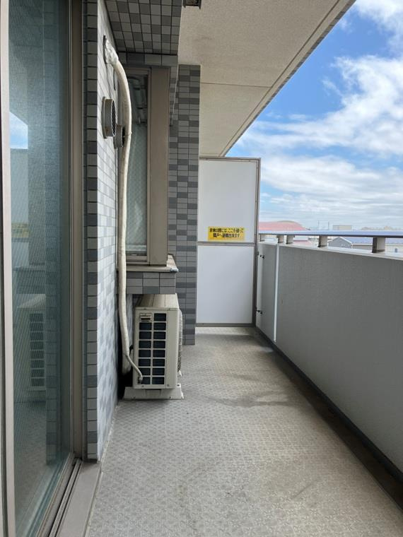 平塚八重咲町三和プラザのバルコニー