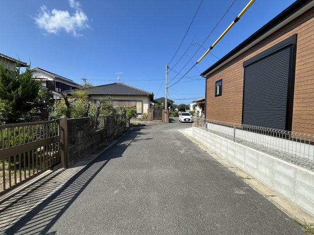 【その他】 | 糸島市板持1期・平屋　1号棟（全1棟）【仲介手数料無料・0円】 | 現地写真。前面道路です。