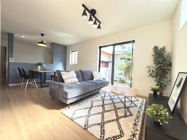 【居間・リビング】 | 糸島市板持1期・平屋　1号棟（全1棟）【仲介手数料無料・0円】 | 現地写真。