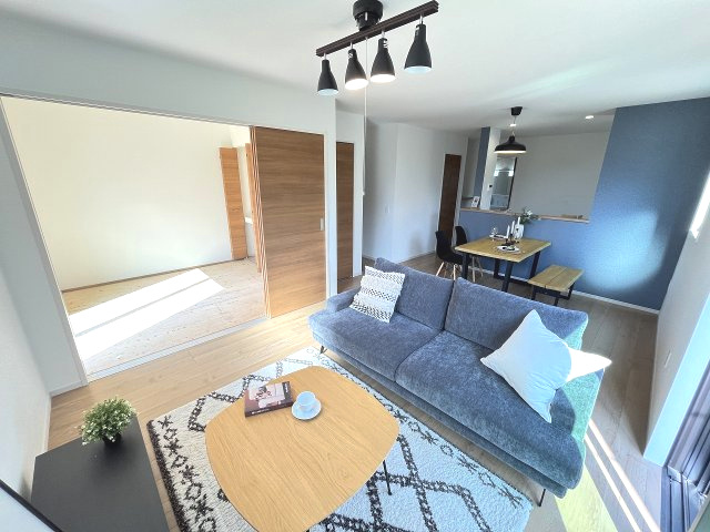 【居間・リビング】 | 糸島市板持1期・平屋　1号棟（全1棟）【仲介手数料無料・0円】 | 現地写真。リビングです。