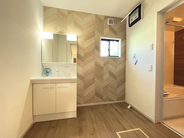 【洗面所】 | 糸島市板持1期・平屋　1号棟（全1棟）【仲介手数料無料・0円】 | 現地写真。