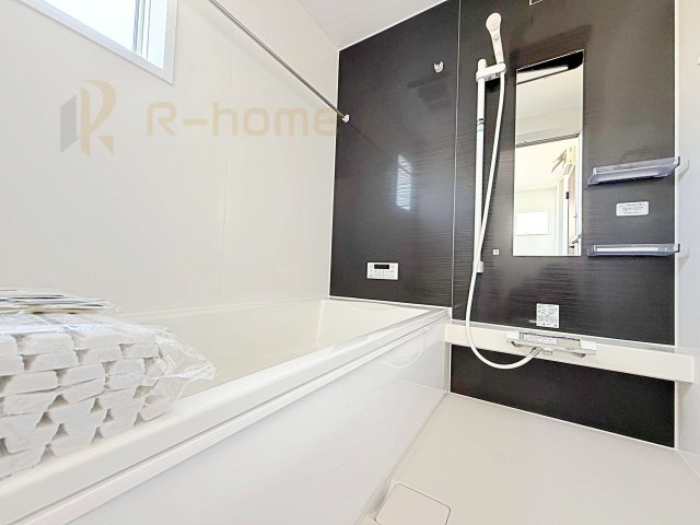 取手市青柳第2　新築戸建て　2号棟の浴室|１坪タイプの大きなお風呂で、小さなお子様とご一緒に入浴いただける広さです！